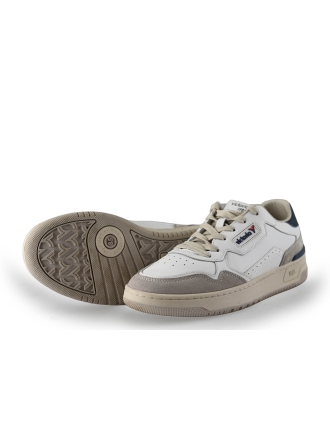 Victoria Sneaker