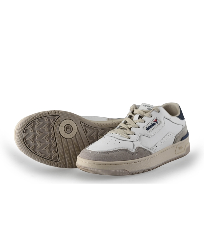 Victoria Sneaker