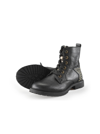 Ikke Schnürstiefel