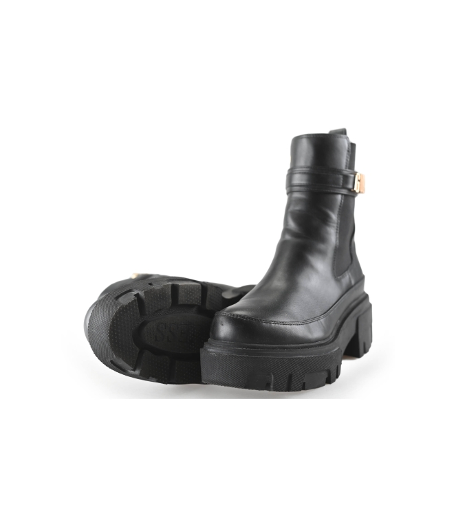 Guess Chelsea boots