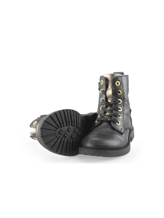 Ikke Schnürstiefel