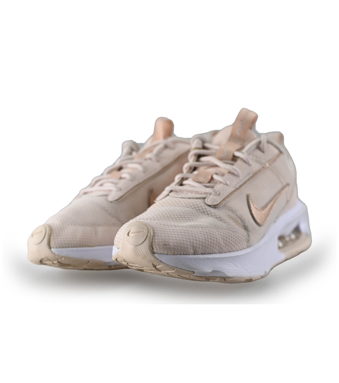 Nike Sneaker