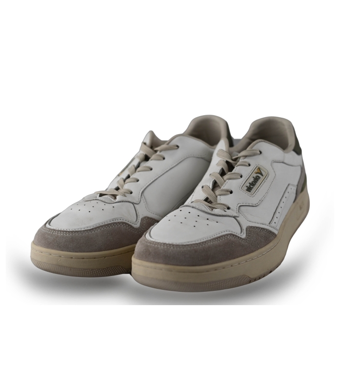 Victoria Sneaker