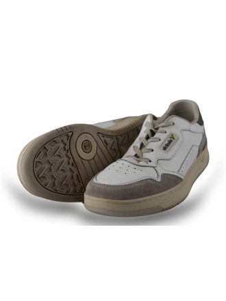 Victoria Sneaker