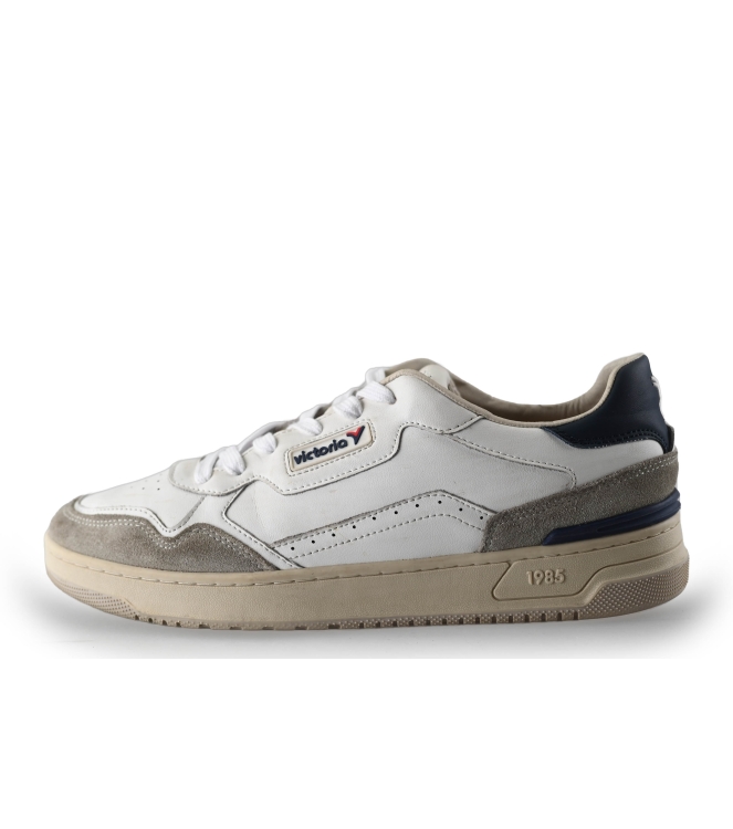 Victoria Sneaker