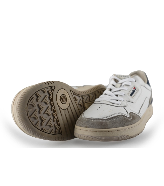 Victoria Sneaker