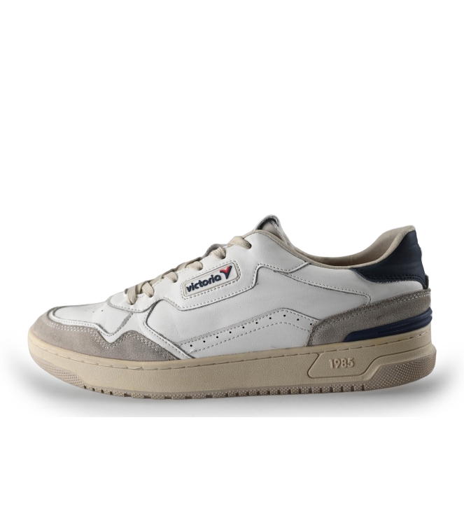 Victoria Sneaker