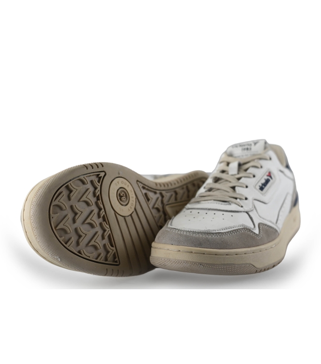 Victoria Sneaker