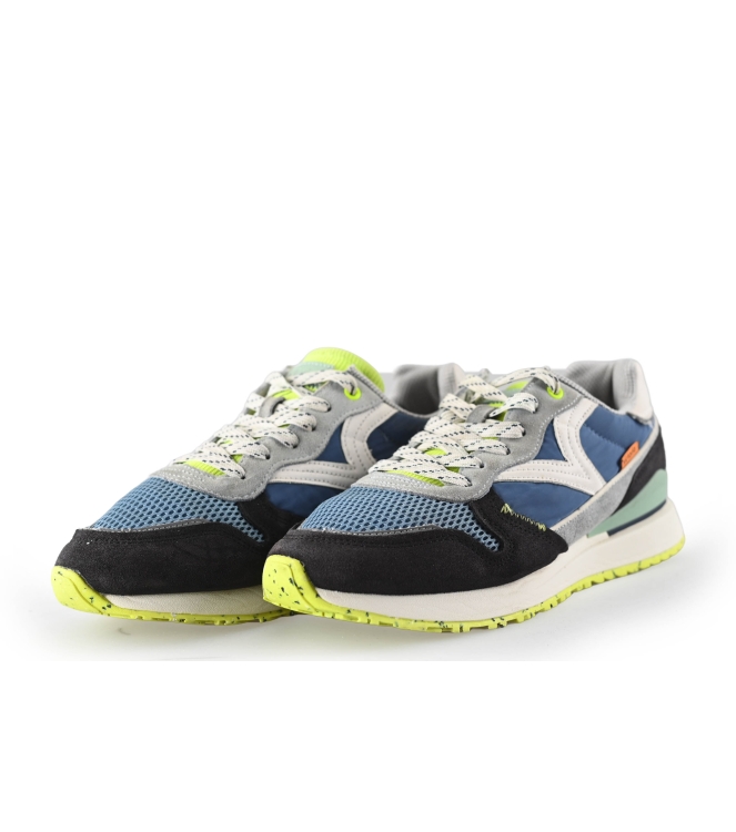 Victoria Sneaker