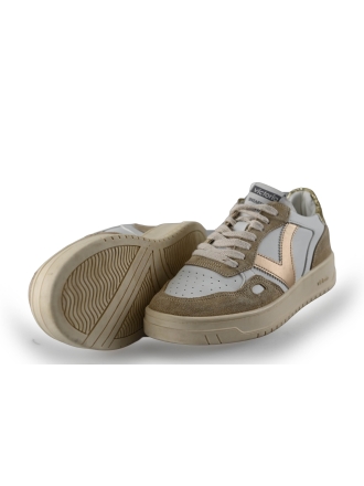 Victoria Sneaker