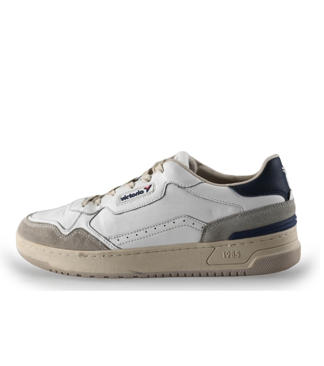 Victoria Sneaker