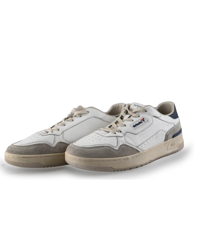 Victoria Sneaker