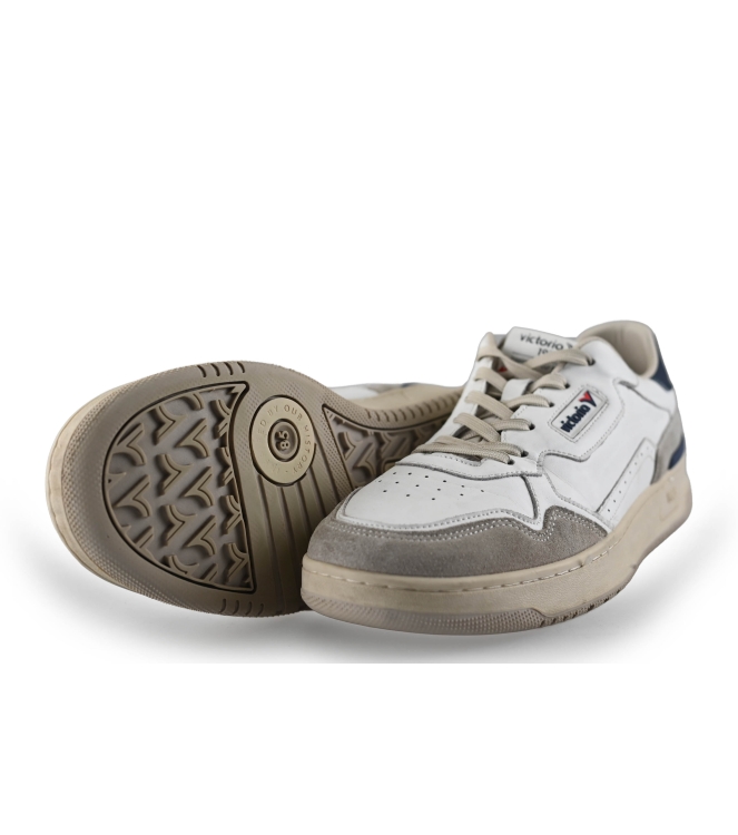 Victoria Sneaker