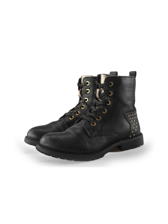 Ikke Schnürstiefel