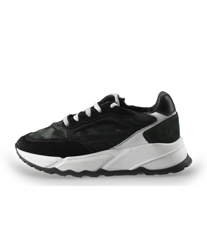 Giga Sneaker