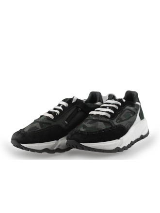 Giga Sneaker