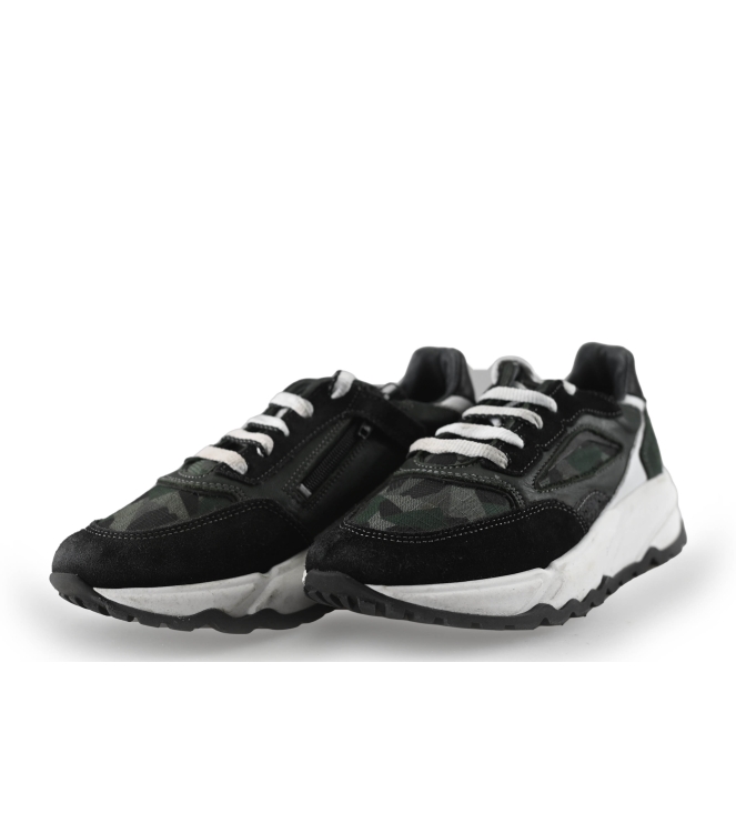 Giga Sneaker