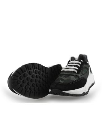 Giga Sneaker