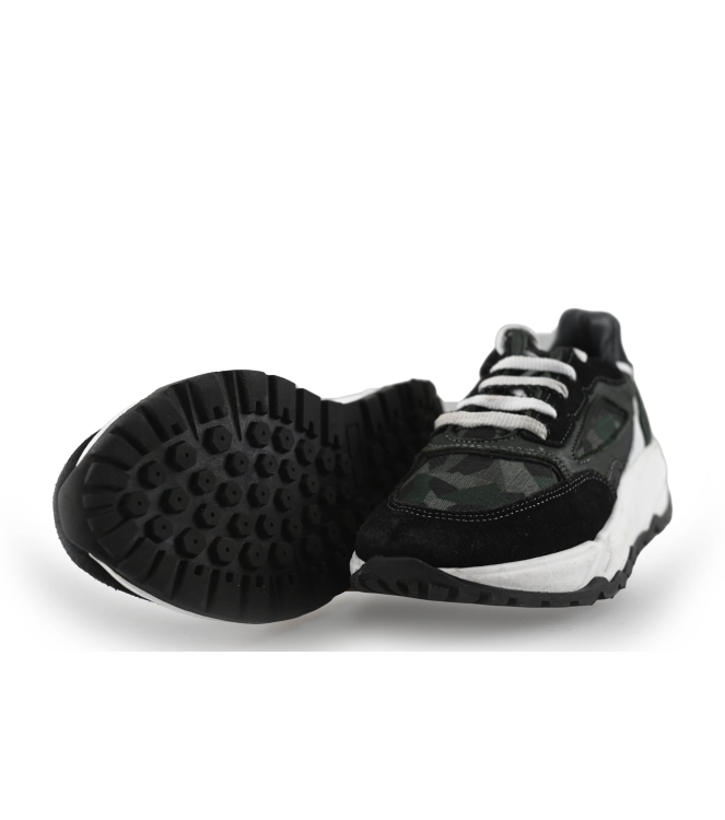 Giga Sneaker