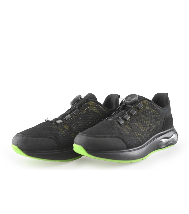 Red-Rag Sneaker