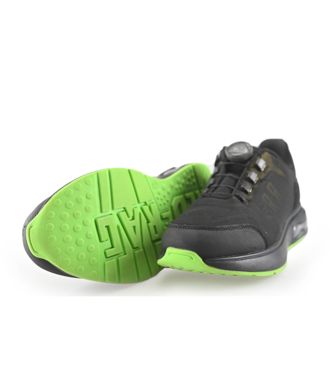 Red-Rag Sneaker