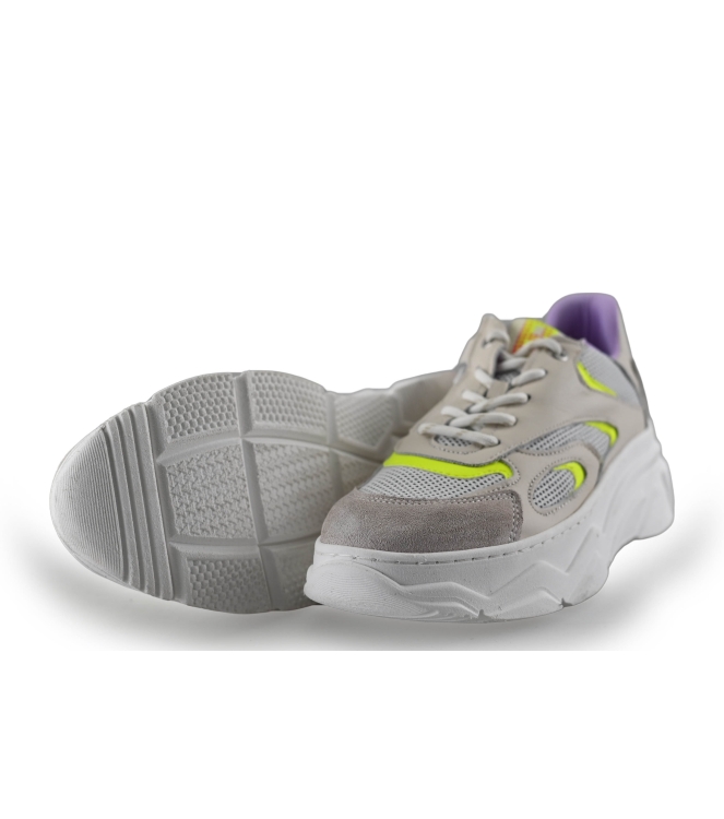 Red-Rag Sneaker
