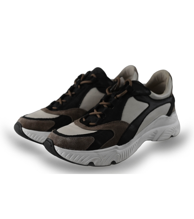 AQA Sneaker