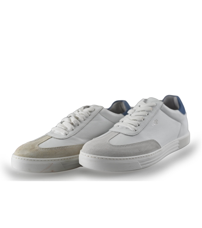 AQA Sneaker