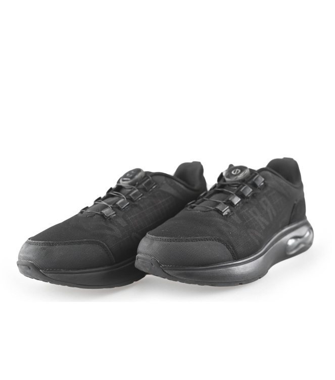 Red-Rag Sneaker