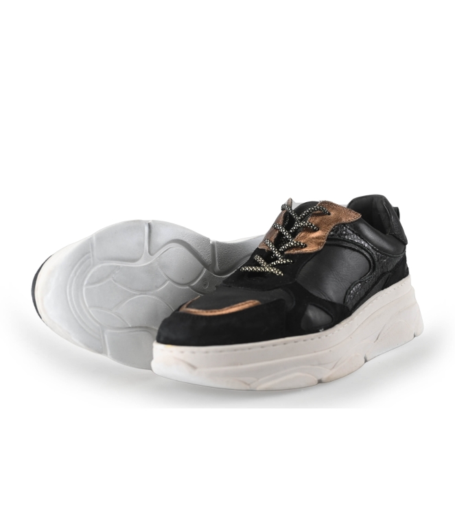 Omoda Sneaker