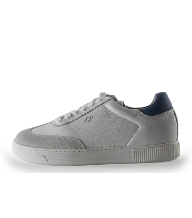 AQA Sneaker