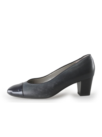 Caprice pumps