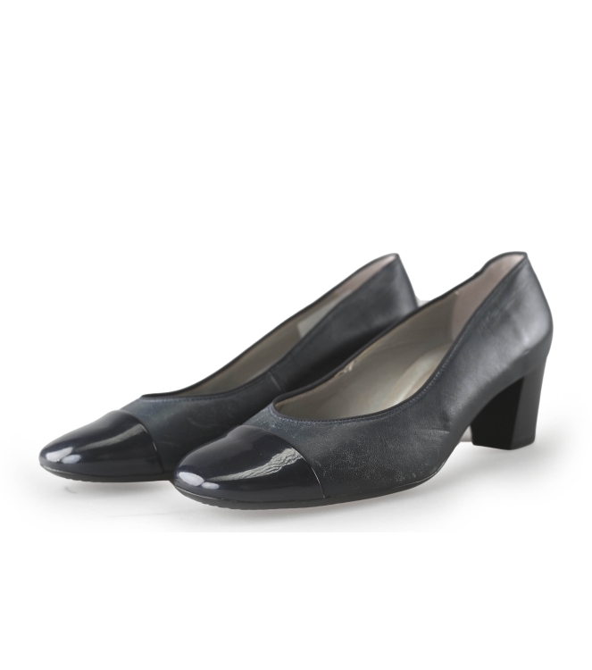 Caprice pumps