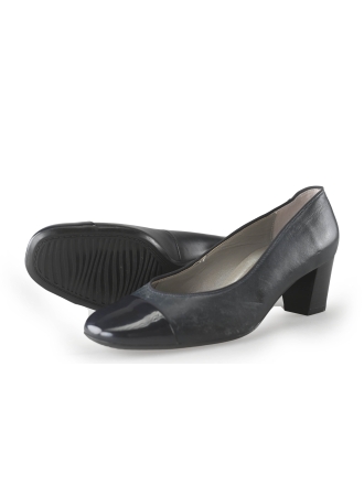 Caprice pumps