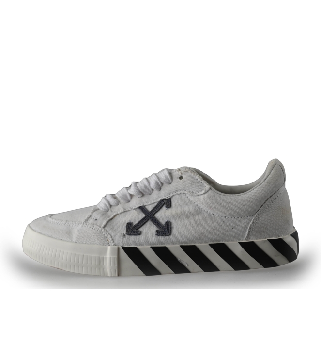 Off-white Sneaker