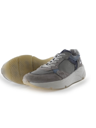 Giga Sneaker