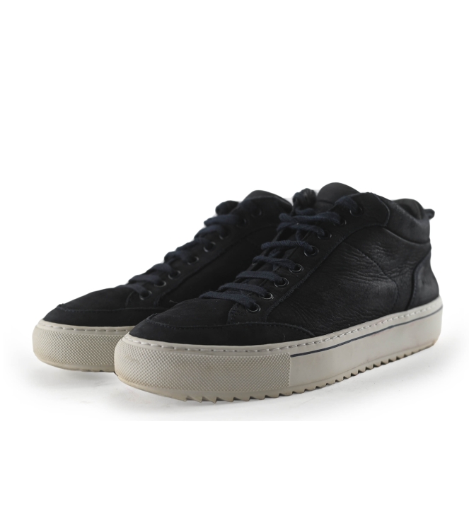 Rehab Sneaker