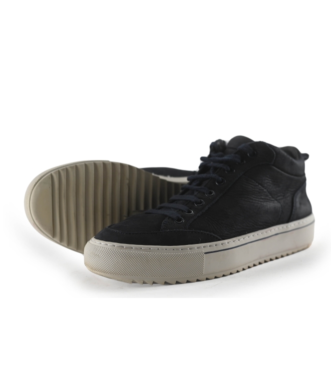 Rehab Sneaker