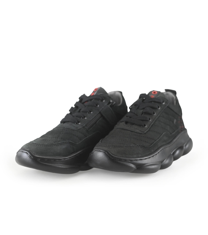 Red-Rag Sneaker