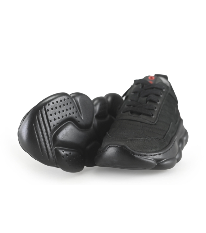Red-Rag Sneaker