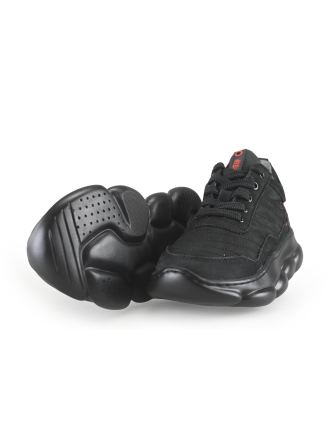 Red-Rag Sneaker