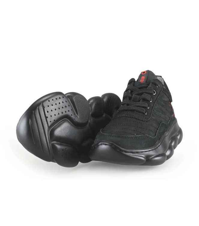 Red-Rag Sneaker