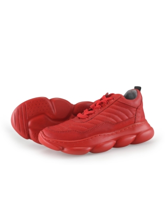 Red-Rag Sneaker