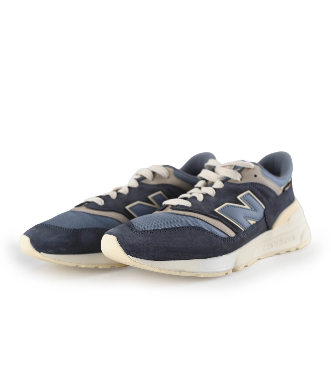 New Balance Sneaker