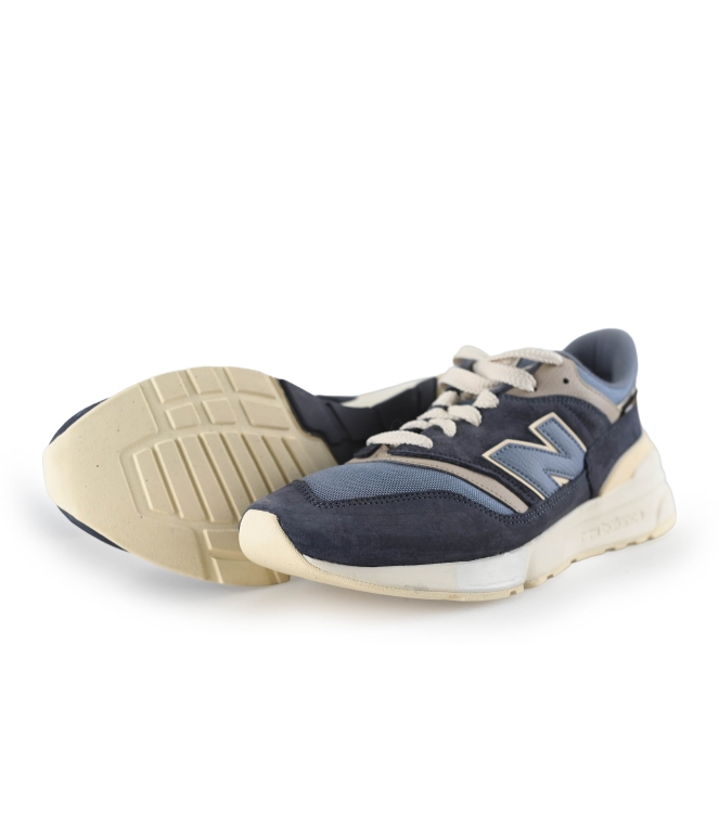 New Balance Sneaker