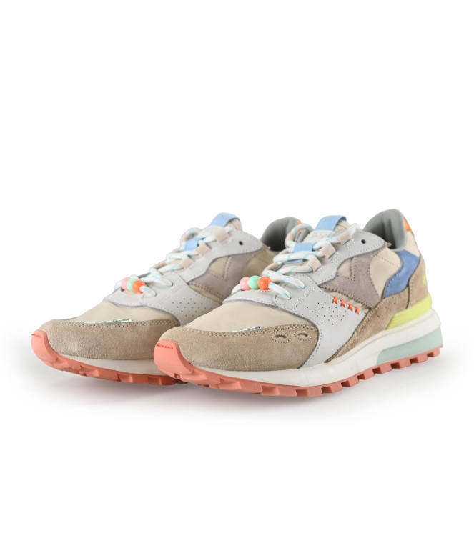 Victoria Sneaker