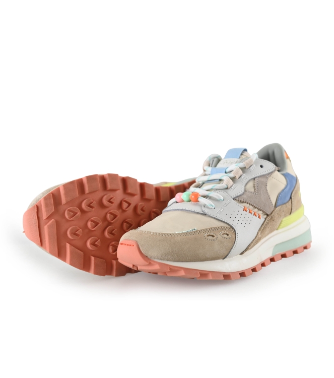 Victoria Sneaker