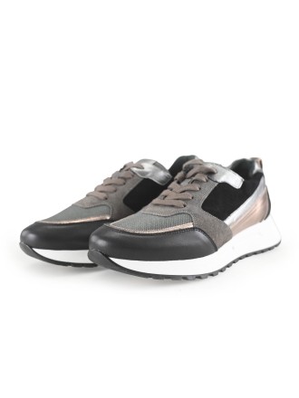 AQA Sneaker