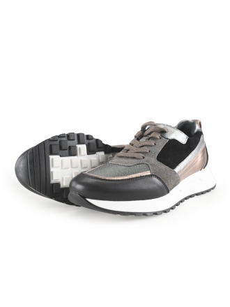 AQA Sneaker