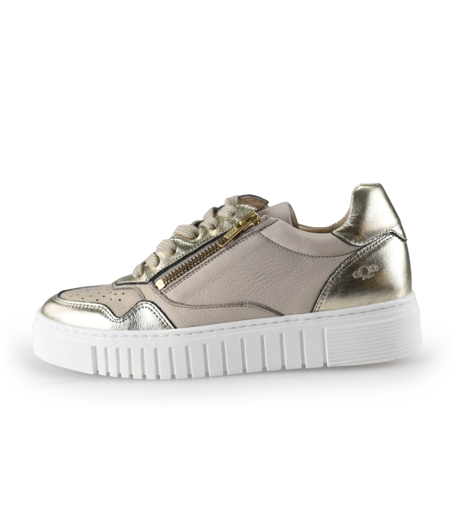 AQA Sneaker